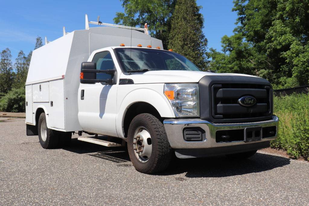 2012-ford-f-350-enclosed-service-body-1