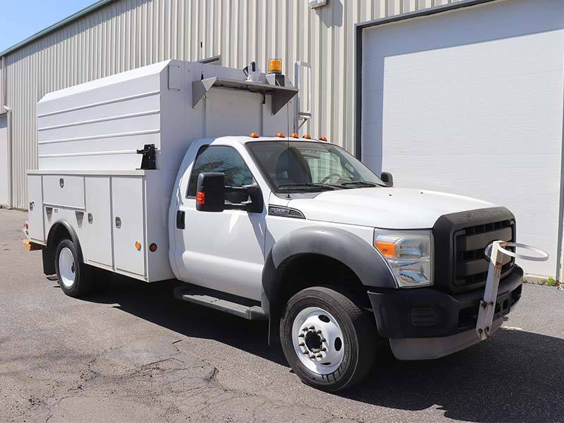 2011-ford-canopy-service-truck-1
