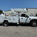 40-Ft-Insulated-Material-Handling-Bucket-Truck-Rental-4x4-3