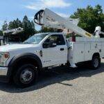 40-Ft-Insulated-Material-Handling-Bucket-Truck-Rental-4x4-4