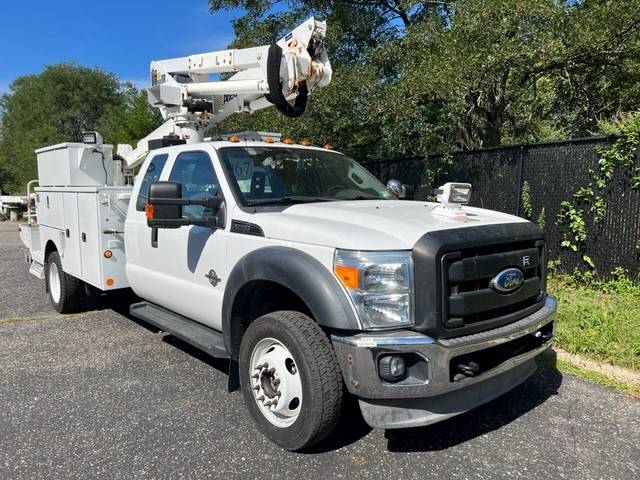 067 Ford F-550 Altec AT37G 1