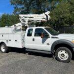 067 Ford F-550 Altec AT37G 3