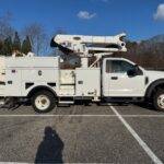 2017-altec-at41m-material-handling-bucket-truck-2